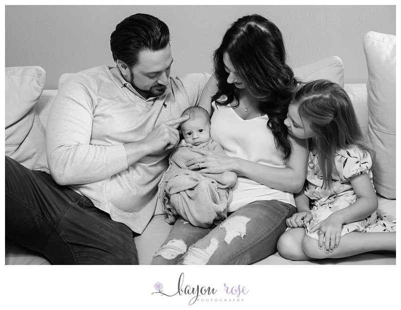 Baton Rouge Baby Photographer Lifestyle Newborn session showing whole family