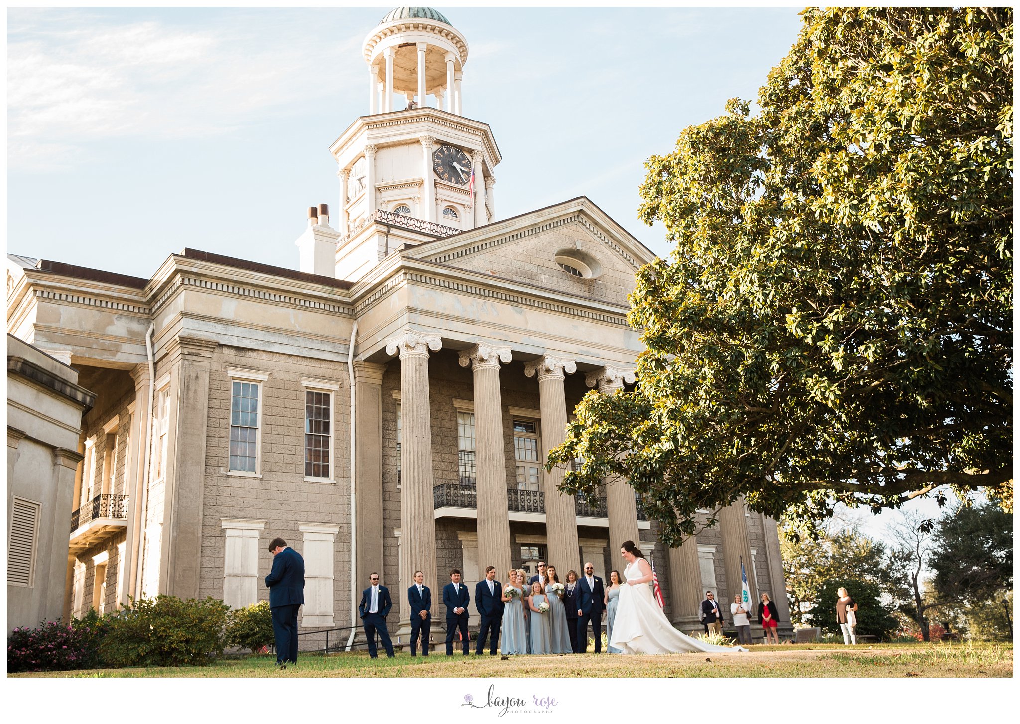 bride and groom first look at Vicksburg museum